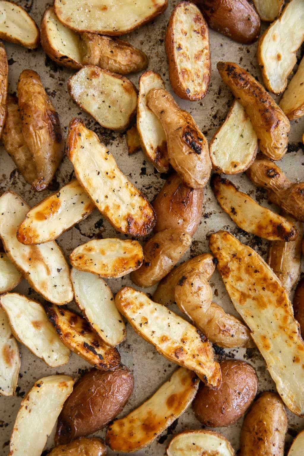 Easy Roasted Fingerling Potatoes Recipe - The Forked Spoon