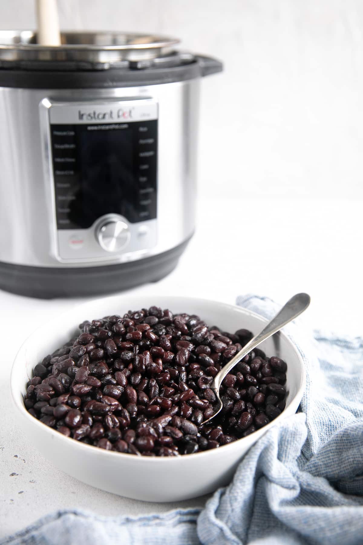 Black Beans {Crockpot or Instant Pot}