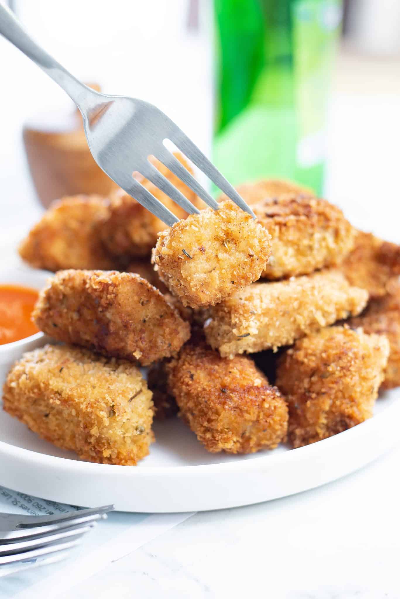 Plate of air fryer chicken nuggets.