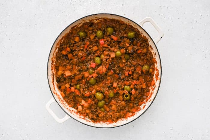 A finished pan of Cuban picadillo is ready to serve.